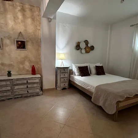 Дом отдыха Perfect Hospitality - Elenas House,