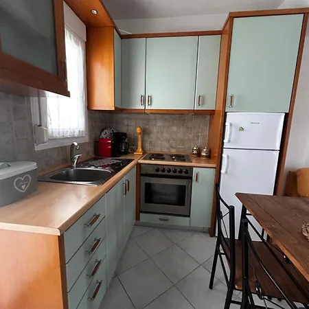 Perfect Hospitality - Elenas House, Дом отдыха Никити