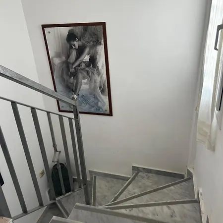 Perfect Hospitality - Elenas House, Дом отдыха *