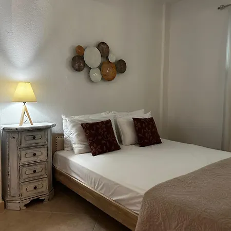 Дом отдыха Perfect Hospitality - Elenas House,